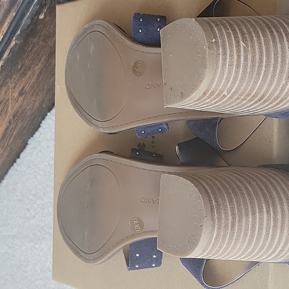 Lucky Brand Stacked Heel Strappy Suede Sandals - Picture 7 of 11